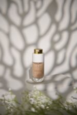 Zoee Radiance Boosting Gold Serum - Image 3